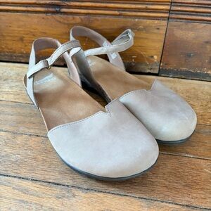 Dansko Milled Nubuck Leather Mary Jane Comfort Shoes Taupe 39 US 8.5-9 Women’s